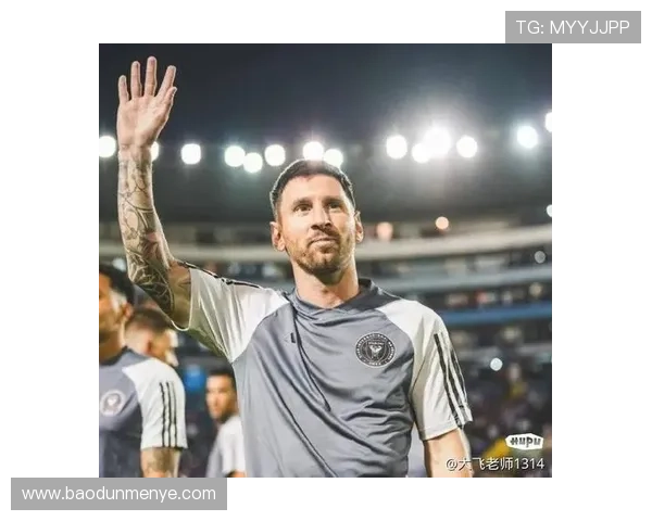 足球明星拳头真实图片展现运动员的力量与激情