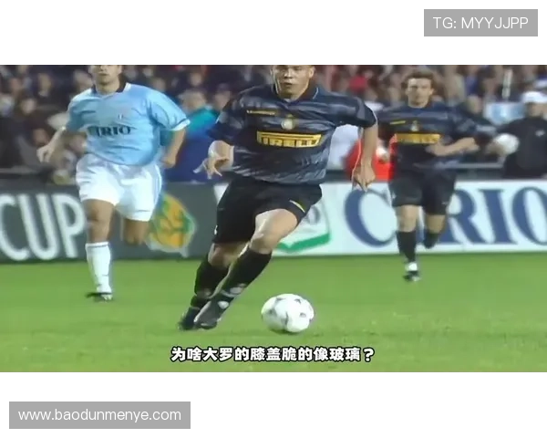 足球明星伤病背后的故事与坚持展现运动员不屈精神的真实瞬间