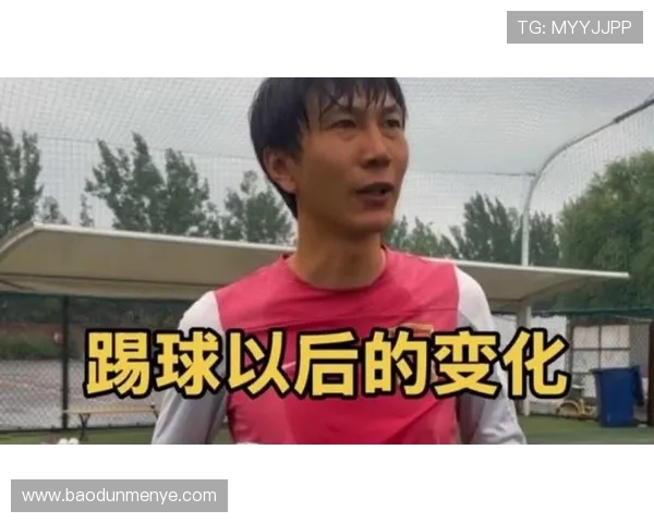 足球巨星亲授技巧网红挑战踢球新高度共同演绎精彩瞬间